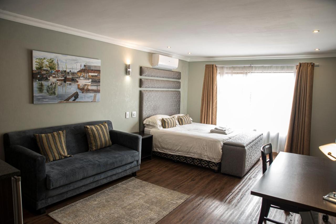 Ruth Avenue Guest House ايدنفيل المظهر الخارجي الصورة